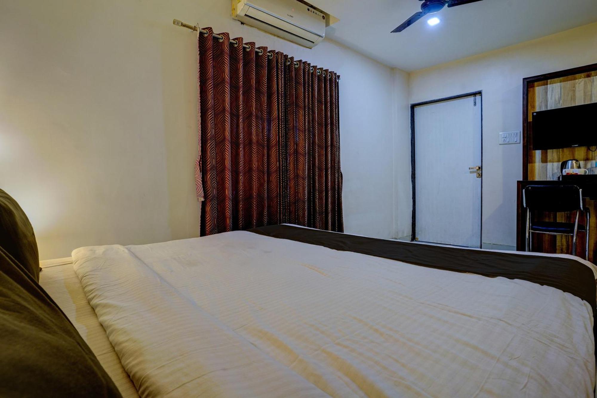 Hotel O Aishwarya Service Apartment Nova Bombaim Exterior foto