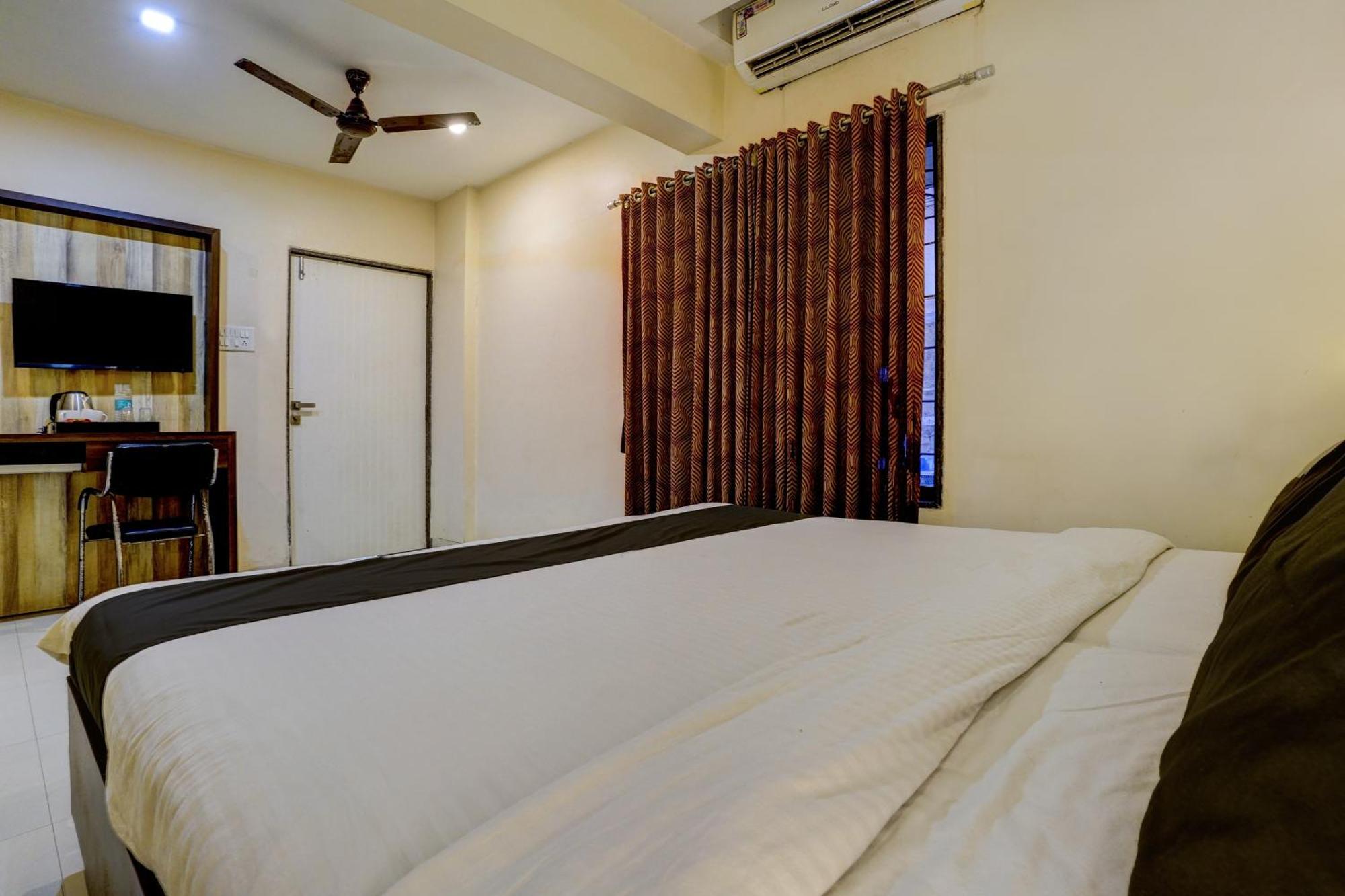 Hotel O Aishwarya Service Apartment Nova Bombaim Exterior foto